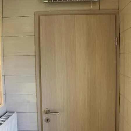 Petite Apartment *